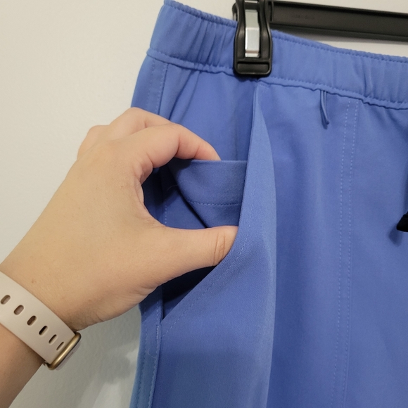 Figs Men's Cairo Cargo Scrub Pants, Size L, Ceil Blue, Healthcare Nursing Doctor - Picture 8 of 16